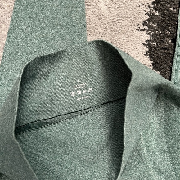 NVGTN Leggings - Picture 3 of 3